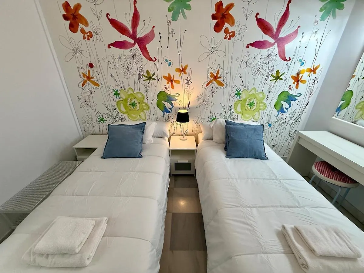 Rc Reyes Catolicos St Right Beside Trianas Bridge Apartamento Sevilha 0*,  Espanha