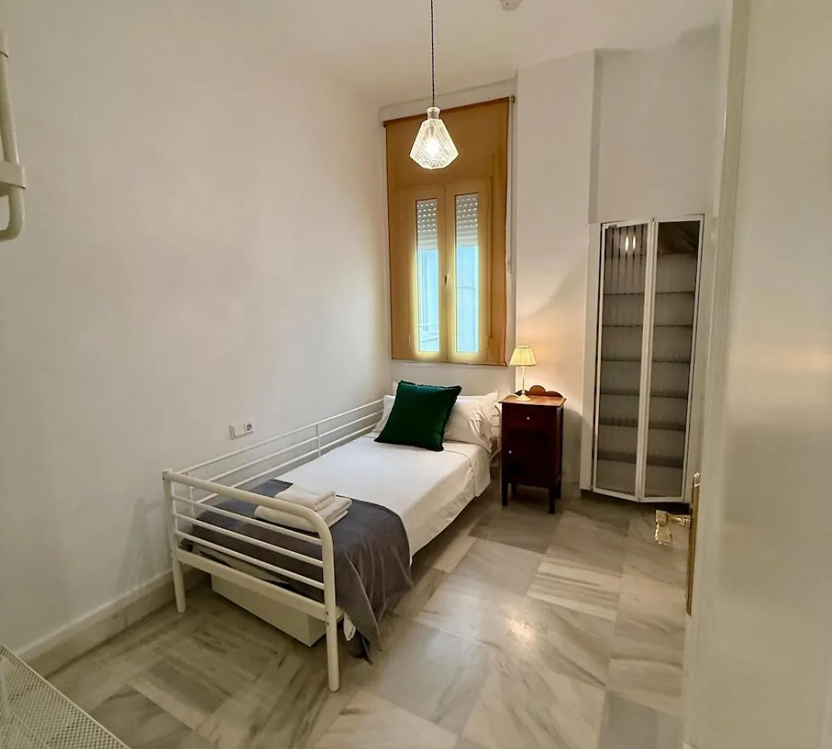 Rc Reyes Catolicos St Right Beside Trianas Bridge Apartamento Sevilha 0*,